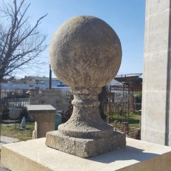 BOULE DE DESSUS DE PILIER