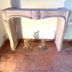 CHEMINÉE EN PIERRE DURE H118